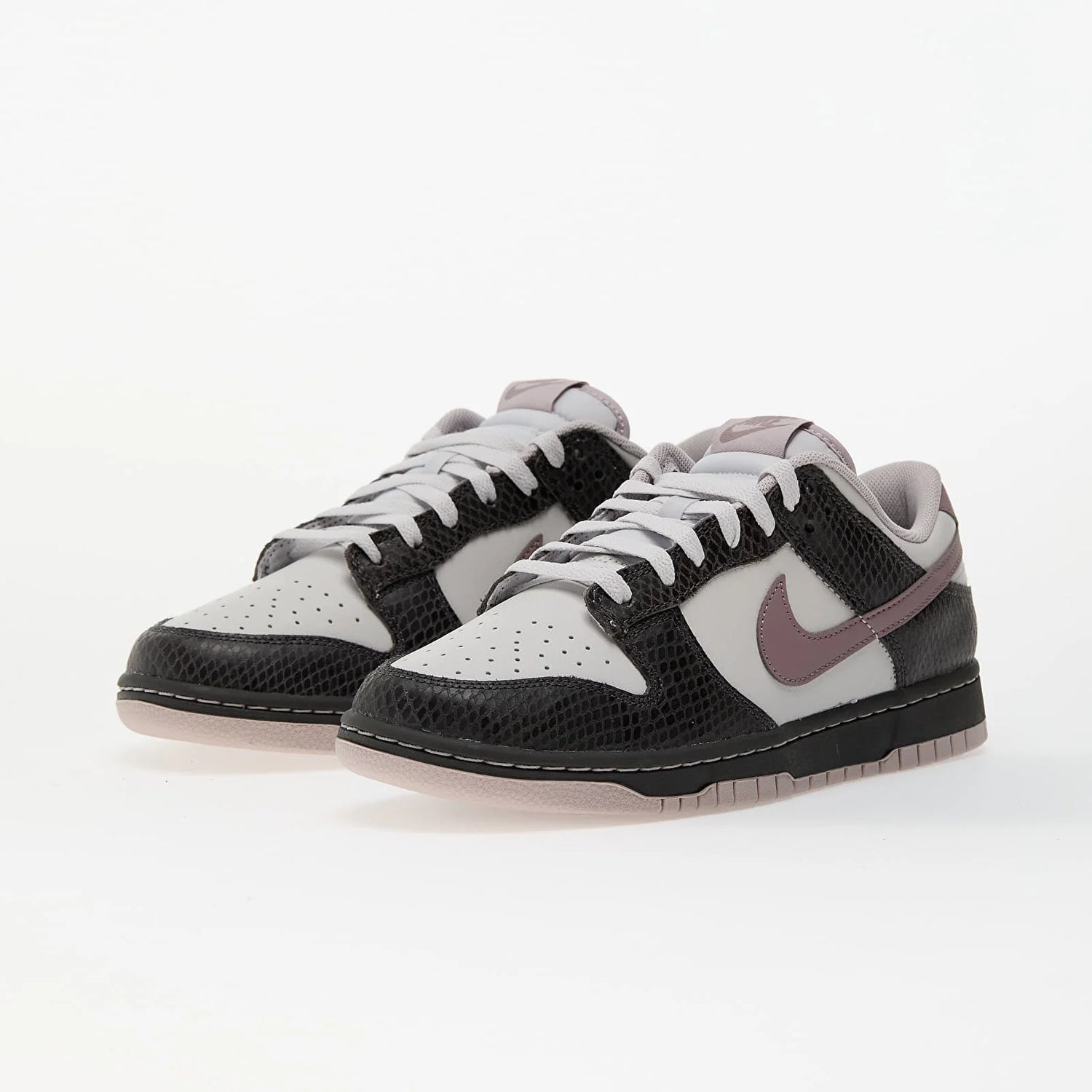 Nike Dunk Low SE